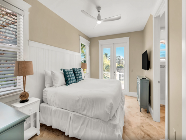 Anna Maria Direct Bay Front Luxury Vacation Home - Boat Dock